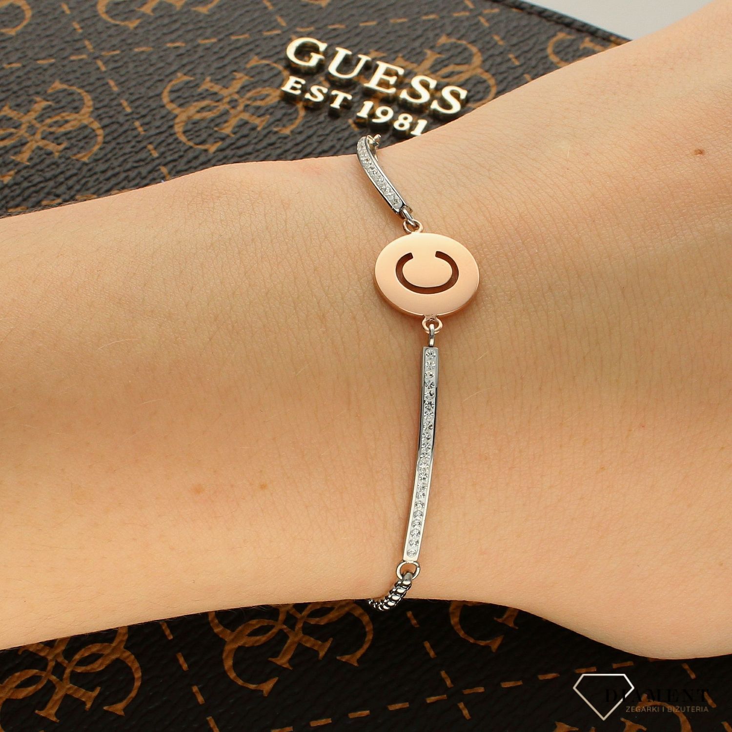 Bransoletka Nomination Italy z kolekcji Milleluci Letters. Wykonana ze stali szlachetnej, zdobiona mieniącymi się, błyszczącymi  (1).jpg